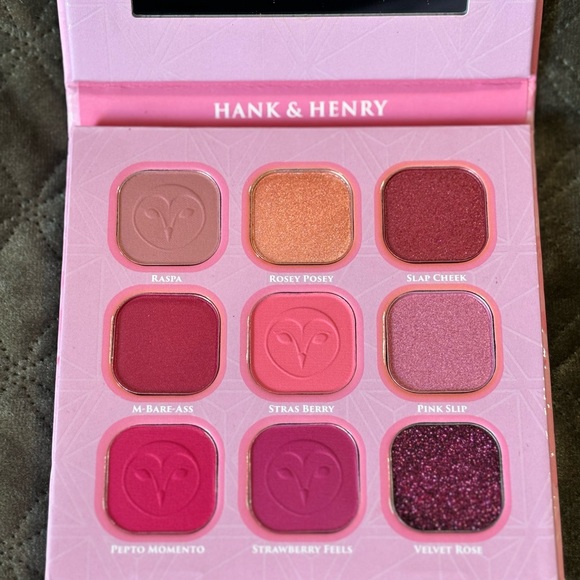 Eyeshadows - Picture 8 of 10